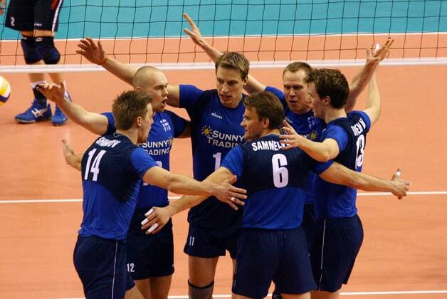 Mannschaftskreis Finnland -  Volleyball Länderspiel Herren Olympiaqualifikation 2008, Olympia Qualifikation, Nationalmannschaft, Nationaltrikot Gruppe Izmir Freude, Volleyball Länderspiel Herren Olympiaqualifikation 2008, Olympia Qualifikation, Nationalmannschaft, Nationaltrikot Gruppe Izmir Freude,