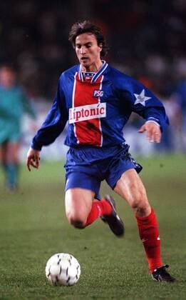 David Ginola (Paris St. Germain) am Ball -  Fußball EC 1 Herren Champions League 1994 1995, FC Paris Saint Germain, PSG, Viertelfinale Einzelbild Paris Dynamik, Fußball EC 1 Herren Champions League 1994 1995, FC Paris Saint Germain, PSG, Viertelfinale Einzelbild Paris Dynamik,