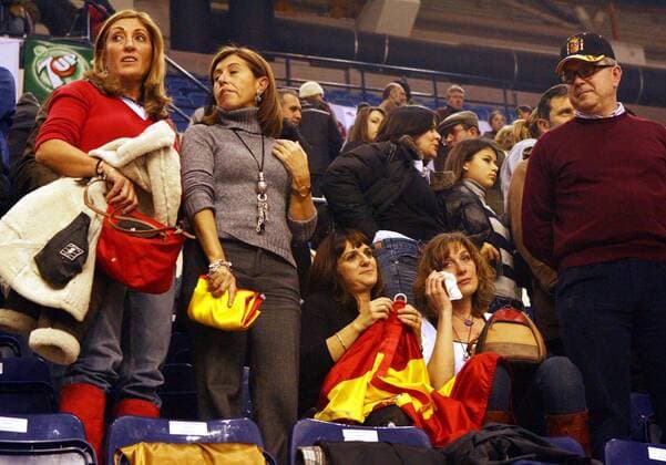 Spanien verpasst die Olympiaqualifikation in Izmir und sorgt für tränenreiche Gesichter -  Volleyball Länderspiel Herren Olympiaqualifikation 2008, Olympia Qualifikation, Nationalteam, Gruppe Izmir Enttäuschung, Volleyball Länderspiel Herren Olympiaqualifikation 2008, Olympia Qualifikation, Nationalteam, Gruppe Izmir Enttäuschung,