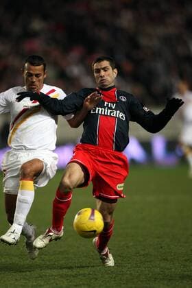 Pauleta (Paris St. Germain, re.) gegen Vitorino Hilton (Lens) - Fußball Herren Ligue 1 2007 2008, 1. Französische Liga, Paris Saint Germain - Racing Club Lens 3:0, RC, PSG Gruppe Paris Dynamik, Fußball Herren Ligue 1 2007 2008, 1. Französische Liga, Paris Saint Germain - Racing Club Lens 3:0, RC, PSG Gruppe Paris Dynamik,