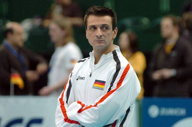 Bundestrainer Giovanni Guidetti (Deutschland) skeptisch Volleyball Länderspiel Damen Olympiaqualifikation 2008, Olympia Qualifikation, Nationalmannschaft, Einzelbild Halle Westfalen Skepsis, Volleyball Länderspiel Damen Olympiaqualifikation 2008, Olympia Qualifikation, Nationalmannschaft, Einzelbild Halle Westfalen Skepsis,