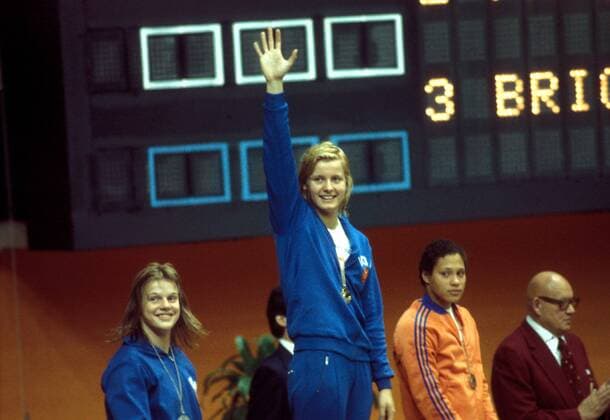 Siegerehrung 100 Meter Freistil bei den olympischen Sommerspielen 1976 in Montreal: Kornelia Ender (Mitte) gewinnt vor Petra Priemer (li., beide DDR) und Enith Brigitha (Niederlande) Schwimmen OS Sommer Damen Olympische Spiele 1976, Sommerspiele, Freistil, Freistilschwimmen, Kraul, Kraulschwimmen Gruppe Montreal Freude, Schwimmen OS Sommer Damen Olympische Spiele 1976, Sommerspiele, Freistil, Freistilschwimmen, Kraul, Kraulschwimmen Gruppe Montreal Freude,