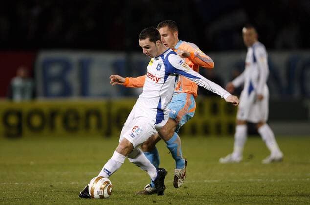 Kevin Lejeune (Auxerre, vorn) gegen Benoit Cheyrou (Marseille) -  (pan24009) Fußball Herren Coupe de la Ligue 2007 2008, Französischer Pokal, Ligapokal, AJ Auxerre - Olympique de Marseille, OM Gruppe Auxerre Fußball Herren Coupe de la Ligue 2007 2008, Französischer Pokal, Ligapokal, AJ Auxerre - Olympique de Marseille, OM Gruppe Auxerre