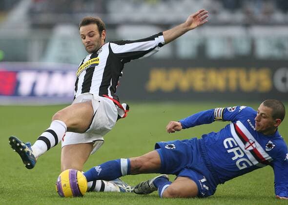Cristiano Zanetti (Juventus Turin, li.) gegen Angelo Palombo (Sampdoria Genua) - Fußball Herren Serie A 2007 2008, 1. Italienische Liga, Juventus Turin - Sampdoria Genua 0:0, Juve Gruppe Turin Dynamik, Kampf, Fußball Herren Serie A 2007 2008, 1. Italienische Liga, Juventus Turin - Sampdoria Genua 0:0, Juve Gruppe Turin Dynamik, Kampf,
