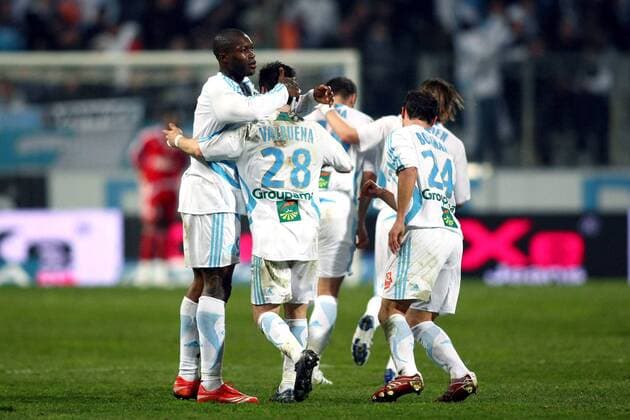 Djibril Cisse (li.) und Matthieu Valbuena (beide Marseille, 2.v.li.) - Torjubel -  (pan24080) Fußball Herren Ligue 1 2007 2008, 1. Französische Liga, Olympique de Marseille, OM Gruppe Marseille Freude, Fußball Herren Ligue 1 2007 2008, 1. Französische Liga, Olympique de Marseille, OM Gruppe Marseille Freude,