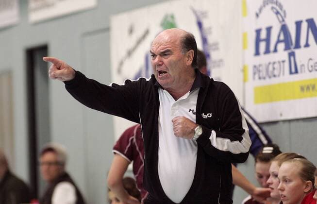 Trainer Dr. Jürgen Gerlach (Mainzlar) gibt Anweisungen Handball 2. BL Damen Saison 2007 2008, TV 05 Mainzlar Einzelbild Lollar Handball 2. BL Damen Saison 2007 2008, TV 05 Mainzlar Einzelbild Lollar