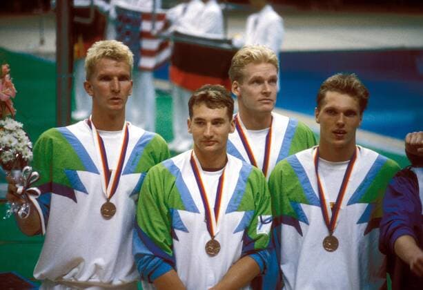 BR Deutschland ist Olympiadritter 1988 mit der 4 x 200 Meter Freistilstaffel, v.li.: Michael Groß, Thomas Fahrner, Rainer Henkel und Erik Hochstein Schwimmen OS Sommer Herren Olympische Spiele 1988, Sommerspiele, Freistil, Freistilschwimmen, Kraul, Kraulschwimmen Gruppe Seoul Schwimmen OS Sommer Herren Olympische Spiele 1988, Sommerspiele, Freistil, Freistilschwimmen, Kraul, Kraulschwimmen Gruppe Seoul