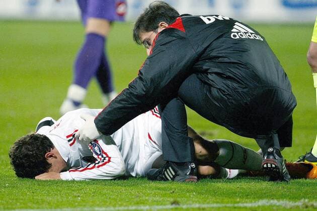 Alexandre Pato (AC Mailand, am Boden) wird behandelt -  Fußball Herren Serie A 2007 2008, 1. Italienische Liga, AC Mailand Milan Gruppe Florenz Fußball Herren Serie A 2007 2008, 1. Italienische Liga, AC Mailand Milan Gruppe Florenz