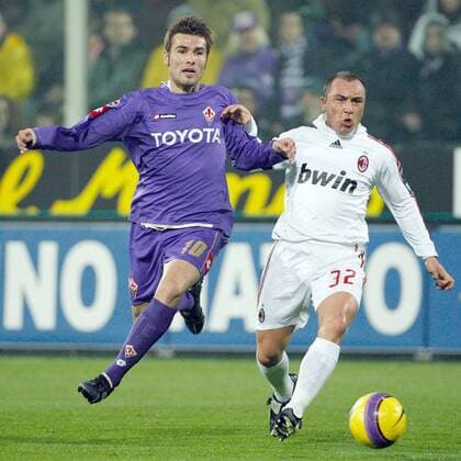 Cristian Brocchi (AC Mailand, re.) gegen Adrian Mutu (AC Florenz) -  Fußball Herren Serie A 2007 2008, 1. Italienische Liga, ACF Fiorentina - AC Mailand 0:1 Milan Gruppe Florenz Dynamik, Fußball Herren Serie A 2007 2008, 1. Italienische Liga, ACF Fiorentina - AC Mailand 0:1 Milan Gruppe Florenz Dynamik,