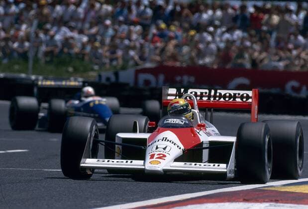 Ayrton Senna (Brasilien McLaren Honda) in seinem Boliden -  Motorsport Grand Prix Herren Großer Preis von Frankreich 1988, Formel 1 Weltmeisterschaft, F1, F, GP, WM Einzelbild Le Castellet Motorsport Grand Prix Herren Großer Preis von Frankreich 1988, Formel 1 Weltmeisterschaft, F1, F, GP, WM Einzelbild Le Castellet