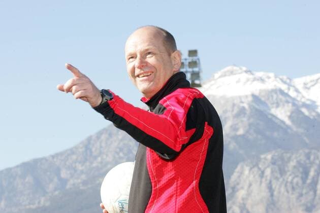 Trainer Mario Ermisch (Verl) gibt Anweisungen Fußball Herren Regionalliga Nord 2007 2008, 3. Liga, SC Verl, Trainingslager, Training Einzelbild Kemer Fußball Herren Regionalliga Nord 2007 2008, 3. Liga, SC Verl, Trainingslager, Training Einzelbild Kemer