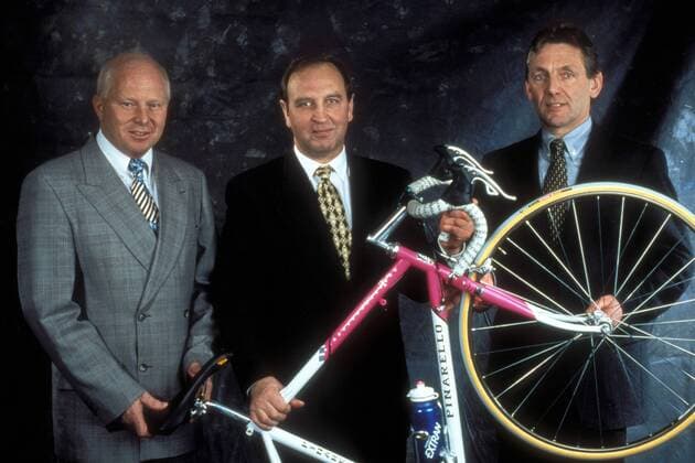 Sportlicher Leiter Rudy Pevenage (li.), Teamchef Walter Godefroot (Mitte) und Frans van Looy (alle Belgien Team Telekom) Radsport Herren Straßenradsport 1997, Straße, Rad Gruppe Aufnahmedatum geschätzt Radsport Herren Straßenradsport 1997, Straße, Rad Gruppe Aufnahmedatum geschätzt