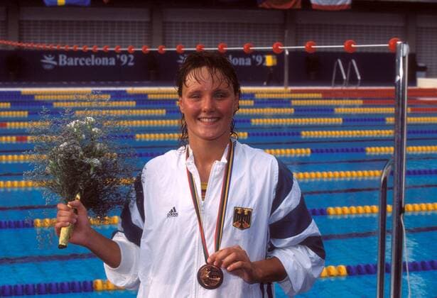 Daniela Hunger (Deutschland) gut gelaunt ob des dritten Ranges über die 200 Meter Lagen bei den olympischen Sommerspielen 1992 in Barcelona Schwimmen OS Sommer Damen Olympische Spiele 1992, Sommerspiele, Lagen, Lagenschwimmen, 200 m, 200m, Meter Einzelbild Aufnahmedatum geschätzt Barcelona Freude, Begeisterung, Schwimmen OS Sommer Damen Olympische Spiele 1992, Sommerspiele, Lagen, Lagenschwimmen, 200 m, 200m, Meter Einzelbild Aufnahmedatum geschätzt Barcelona Freude, Begeisterung,