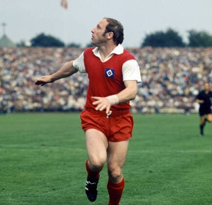 Uwe Seeler (HSV) Fußball 1. BL Herren DEUTSCHSPRACHIGE SPORTZEITSCHRIFTEN UND -ZEITUNGEN NUR NACH RÜCKSPRACHE, Saison 1970 1971 Einzelbild Hamburg Dynamik, Fußball 1. BL Herren DEUTSCHSPRACHIGE SPORTZEITSCHRIFTEN UND -ZEITUNGEN NUR NACH RÜCKSPRACHE, Saison 1970 1971 Einzelbild Hamburg Dynamik,