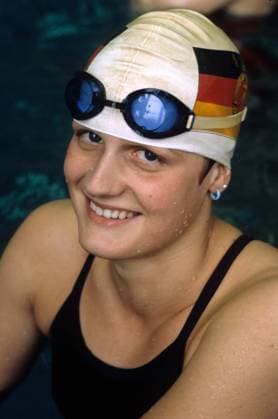 Kristin Otto (DDR) gut gelaunt Schwimmen Damen Fotoshooting 1984 Porträt Aufnahmedatum geschätzt Freude, Schwimmen Damen Fotoshooting 1984 Porträt Aufnahmedatum geschätzt Freude,