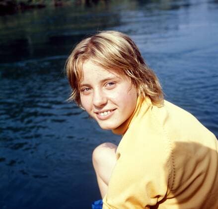 Kornelia Ender (DDR) gut gelaunt während eines Ausflugs mit dem Floss auf der Isar Schwimmen OS Sommer Damen Olympische Spiele 1972, Sommerspiele, Ausflug, Mannschaftsausflug Porträt Aufnahmedatum geschätzt München Freude, Schwimmen OS Sommer Damen Olympische Spiele 1972, Sommerspiele, Ausflug, Mannschaftsausflug Porträt Aufnahmedatum geschätzt München Freude,