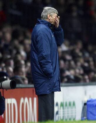 Trainer Arsene Wenger (Arsenal) nachdenklich - EDITORIAL USE ONLY. No use with unauthorised audio, video, data, fixture lists, club league logos or live services. Online in-match use limited to 120 images, no video emulation. No use in betting, games or single club league player publications. Fußball Herren FA Cup 2007 2008, Englischer Pokal, Pokalspiel, Arsenal FC London Einzelbild Manchester Enttäuschung, Fußball Herren FA Cup 2007 2008, Englischer Pokal, Pokalspiel, Arsenal FC London Einzelbild Manchester Enttäuschung,
