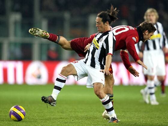 Mauro Camoranesi (Juventus Turin, li.) gegen Francesco Totti (AS Rom) -  Fußball Herren Serie A 2007 2008, 1. Italienische Liga, Juventus Turin - AS Roma 1:0, Juve Gruppe Turin Dynamik, Fußball Herren Serie A 2007 2008, 1. Italienische Liga, Juventus Turin - AS Roma 1:0, Juve Gruppe Turin Dynamik,