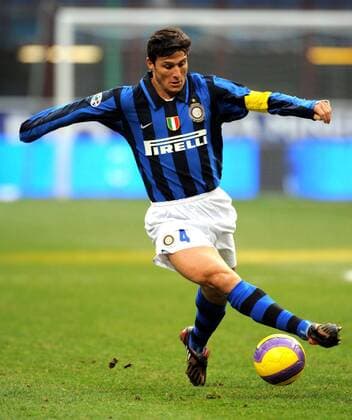 Javier Zanetti (Inter Mailand) am Ball -  Fußball Herren Serie A 2007 2008, 1. Italienische Liga, FC Internazionale Mailand Einzelbild Mailand Dynamik, Fußball Herren Serie A 2007 2008, 1. Italienische Liga, FC Internazionale Mailand Einzelbild Mailand Dynamik,