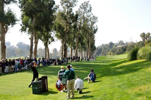 Phil Mickelson (USA) - Abschlag vor Zuschauern auf dem Riviera Country Club - (Icon00722682) Golf Herren Northern Trust Open 2008, PGA Tour o0 Anlage Totale o0 USA Golfkurs Golfklub Golfclub Golfanlage Pacific Palisades Golf Herren Northern Trust Open 2008, PGA Tour o0 Anlage Totale o0 USA Golfkurs Golfklub Golfclub Golfanlage Pacific Palisades EDITORIAL USE ONLY