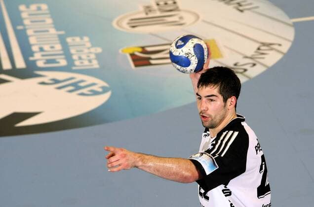 Nikola Karabatic (Kiel) am Ball -  Handball EC 1 Herren Champions League 2007 2008, THW Kiel Einzelbild Ivry Handball EC 1 Herren Champions League 2007 2008, THW Kiel Einzelbild Ivry