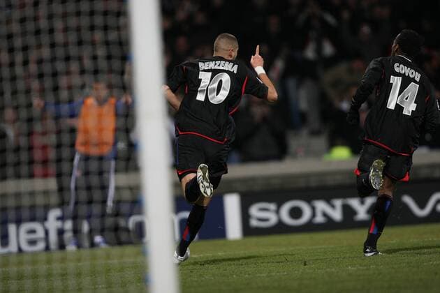 Karim Benzema (li.) und Sidney Govou (beide Lyon) - Torjubel -  Fußball EC 1 Herren Champions League 2007 2008, Olympique Lyonnais, OL Gruppe Lyon Freude, Fußball EC 1 Herren Champions League 2007 2008, Olympique Lyonnais, OL Gruppe Lyon Freude,