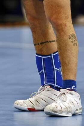 Beine von Ivano Balic (San Antonio) Handball EC 1 Herren Champions League 2007 2008, Portland San Antonio Einzelbild Hamburg Handball EC 1 Herren Champions League 2007 2008, Portland San Antonio Einzelbild Hamburg