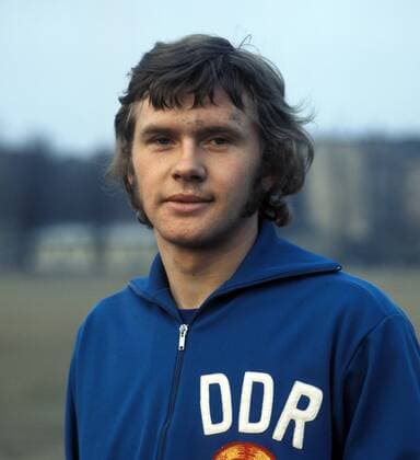 Konrad Weise (DDR) Fußball Herren DEUTSCHSPRACHIGE SPORTZEITSCHRIFTEN UND -ZEITUNGEN NUR NACH RÜCKSPRACHE, 1974 Porträt Aufnahmedatum geschätzt Fußball Herren DEUTSCHSPRACHIGE SPORTZEITSCHRIFTEN UND -ZEITUNGEN NUR NACH RÜCKSPRACHE, 1974 Porträt Aufnahmedatum geschätzt