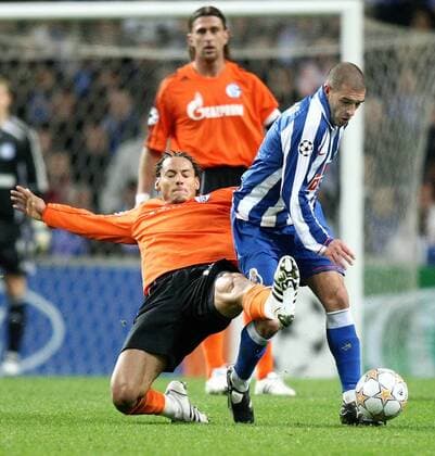 Lisandro Lopez (Porto, re.) gegen Jermaine Jones (Schalke) Fußball EC 1 Herren Champions League 2007 2008, FC Porto - FC Schalke 04 Gruppe Porto Dynamik, Kampf, Fußball EC 1 Herren Champions League 2007 2008, FC Porto - FC Schalke 04 Gruppe Porto Dynamik, Kampf,