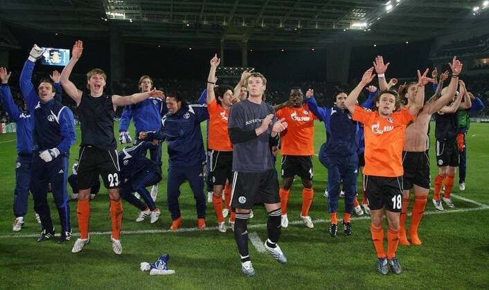 Schlussjubel Schalke, u.a. Torwart Manuel Neuer (Mitte) und Rafinha (re.) Fußball EC 1 Herren Champions League 2007 2008, FC Schalke 04 Totale Porto Begeisterung, Freude, Fußball EC 1 Herren Champions League 2007 2008, FC Schalke 04 Totale Porto Begeisterung, Freude,