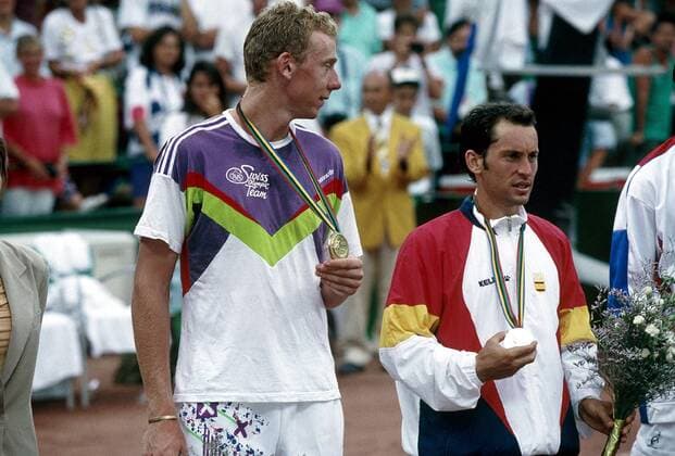 Olympiasieger Marc Rosset (Schweiz, li.) und der zweite Jordi Arrese (Spanien) während der Siegerehrung -  Judo OS Sommer Herren Olympische Spiele Barcelona 1992, Sommerspiele, Gruppe Aufnahmedatum geschätzt, Barcelona Judo OS Sommer Herren Olympische Spiele Barcelona 1992, Sommerspiele, Gruppe Aufnahmedatum geschätzt, Barcelona