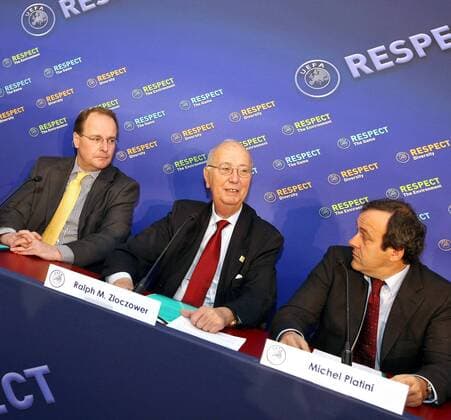 Pressekonferenz zum UEFA Workshop in Wien zur Euro 2008, v. li.: Herbert Huebler (Österreich Präsident LV Salzburg), SFV Präsident Ralph Zloczower (Schweiz), UEFA Präsident Michel Platini (Frankreich) - Fußball EM Herren UEFA Workshop zur Euro 2008, Tagung, Sitzung, Konferenz, Versammlung, Europäischer Fußballverband Gruppe Pressetermin o0 Hübler Wien Fußball EM Herren UEFA Workshop zur Euro 2008, Tagung, Sitzung, Konferenz, Versammlung, Europäischer Fußballverband Gruppe Pressetermin o0 Hübler Wien
