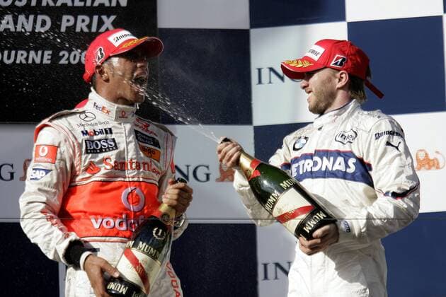 Sieger Lewis Hamilton (England McLaren Mercedes, li.) und Nick Heidfeld (Deutschland BMW Sauber) bei der obligatorischen Sektdusche während der Siegerehrung zum GP von Australien 2008 - Motorsport Grand Prix Herren Großer Preis von Australien 2008, Formel 1 Weltmeisterschaft, F1, F, GP, WM Gruppe Albert Park Melbourne Freude, Motorsport Grand Prix Herren Großer Preis von Australien 2008, Formel 1 Weltmeisterschaft, F1, F, GP, WM Gruppe Albert Park Melbourne Freude,