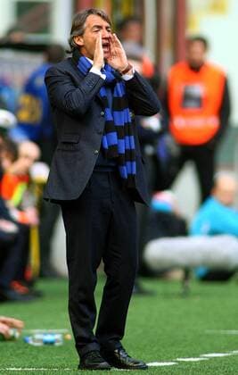 Trainer Roberto Mancini (Inter Mailand) gibt lautstark Anweisungen -  Fußball Herren Serie A 2007 2008, 1. Italienische Liga, FC Internazionale Mailand Einzelbild Mailand Fußball Herren Serie A 2007 2008, 1. Italienische Liga, FC Internazionale Mailand Einzelbild Mailand