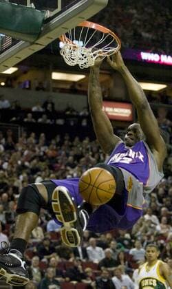Shaquille O Neal (Phoenix Suns) - Dunking -  (SEA2008031924) Basketball Herren NBA 2007 2008, Einzelbild Seattle Dynamik, Basketball Herren NBA 2007 2008, Einzelbild Seattle Dynamik,
