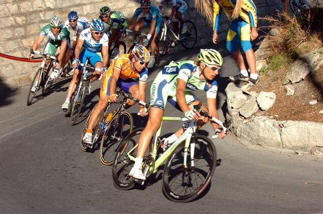 Filippo Pozzato (Italien Liquigas) vor Oscar Freire (Spanien Rabobank, 2.v.re.) und Rinaldo Nocentini (Italien AG2R La Mondiale, 3.v.re.) - Radsport Herren Mailand - San Remo 2008, Straßenradsport, Straße, Rad Gruppe Mailand - San Remo Dynamik, Radsport Herren Mailand - San Remo 2008, Straßenradsport, Straße, Rad Gruppe Mailand - San Remo Dynamik,