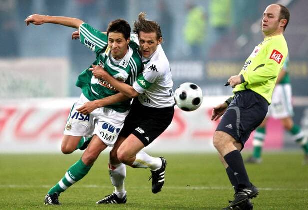 Branko Boskovic (Rapid Wien, li.) gegen Matthias Hattenberger (Innsbruck), re. Schiedsrichter Thomas Prammer -  Fußball Herren Tmobilebundesliga 2007 2008, 1. österreichische Liga, SK Rapid Wien - FC Wacker Tirol Innsbruck 4:1 Gruppe Wien Dynamik, Kampf, Fußball Herren Tmobilebundesliga 2007 2008, 1. österreichische Liga, SK Rapid Wien - FC Wacker Tirol Innsbruck 4:1 Gruppe Wien Dynamik, Kampf,