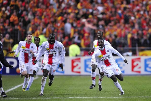 Bernard Mendy (re.), Amara Diane (hi.2.v.re.), Mamadou Sakho (Mitte) und Sylvain Armand (alle Paris St. Germain, li.) - Torjubel - Fußball Herren Coupe de la Ligue 2007 2008, Französischer Pokal, Ligapokal, Pokalspiel, Finale Endspiel Pokalfinale Gruppe Paris, St. Denis, Saint Begeisterung, Freude, Fußball Herren Coupe de la Ligue 2007 2008, Französischer Pokal, Ligapokal, Pokalspiel, Finale Endspiel Pokalfinale Gruppe Paris, St. Denis, Saint Begeisterung, Freude,