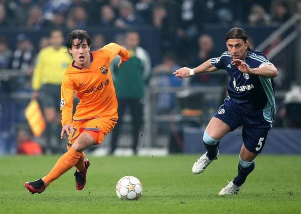 Bojan Krkic (FC Barcelona, li.) gegen Marcelo Jose Bordon (Schalke) Fußball EC 1 Herren Champions League 2007 2008, FC Schalke 04 - FC Barcelona, Barca Gruppe Gelsenkirchen Dynamik, Kampf, Fußball EC 1 Herren Champions League 2007 2008, FC Schalke 04 - FC Barcelona, Barca Gruppe Gelsenkirchen Dynamik, Kampf,