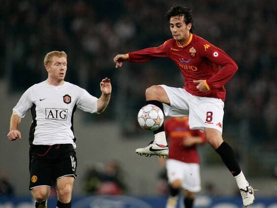 Alberto Aquilani (AS Rom, re.) gegen Paul Scholes (Manchester United) -  Fußball EC 1 Herren Champions League 2007 2008, AS Roma - Manchester United, ManU Gruppe Rom Dynamik, Fußball EC 1 Herren Champions League 2007 2008, AS Roma - Manchester United, ManU Gruppe Rom Dynamik,