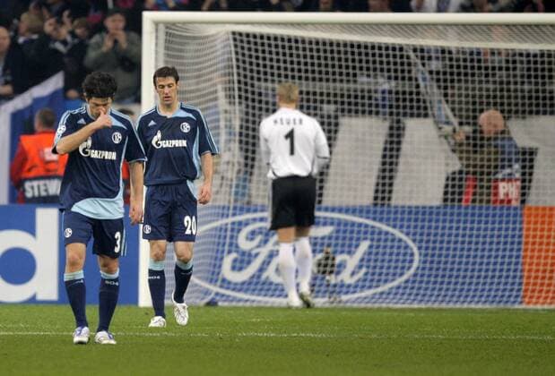 Mladen Krstajic (Mitte), Levan Kobiashvili (li.) und Torwart Neuer (alle Schalke) enttäuscht Fußball EC 1 Herren Champions League 2007 2008, FC Schalke 04 Gruppe Gelsenkirchen Enttäuschung, Fußball EC 1 Herren Champions League 2007 2008, FC Schalke 04 Gruppe Gelsenkirchen Enttäuschung,