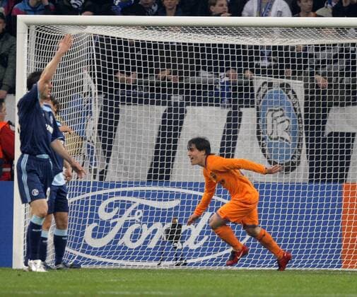 Torschütze Bojan Krkic (FC Barcelona, re.) jubelt Fußball EC 1 Herren Champions League 2007 2008, FC Schalke 04 - FC Barcelona, Barca Gruppe Gelsenkirchen Freude, Fußball EC 1 Herren Champions League 2007 2008, FC Schalke 04 - FC Barcelona, Barca Gruppe Gelsenkirchen Freude,