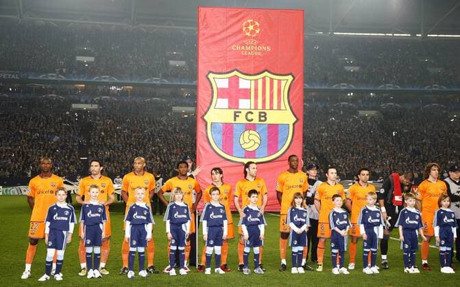 FC Barcelona bei der Mannschaftsvorstellung mit der Kindereskorte Fußball EC 1 Herren Champions League 2007 2008, FC Barcelona, Barca Totale Gelsenkirchen Fußball EC 1 Herren Champions League 2007 2008, FC Barcelona, Barca Totale Gelsenkirchen