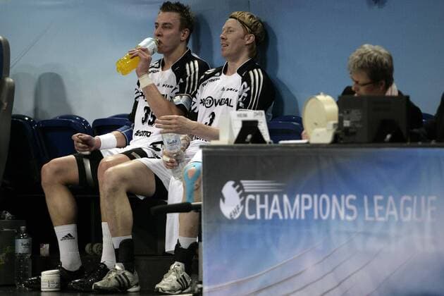 Filip Jicha (li.) und Börge Lund (beide Kiel) auf der Bank Handball EC 1 Herren Champions League 2007 2008, THW Kiel Gruppe Kiel Handball EC 1 Herren Champions League 2007 2008, THW Kiel Gruppe Kiel