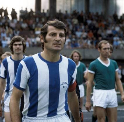 Ludwig Müller (Hertha) Fußball 1. BL Herren DEUTSCHSPRACHIGE SPORTZEITSCHRIFTEN UND -ZEITUNGEN NUR NACH RÜCKSPRACHE 1972 1973 Einzelbild Aufnahmedatum geschätzt Fußball 1. BL Herren DEUTSCHSPRACHIGE SPORTZEITSCHRIFTEN UND -ZEITUNGEN NUR NACH RÜCKSPRACHE 1972 1973 Einzelbild Aufnahmedatum geschätzt