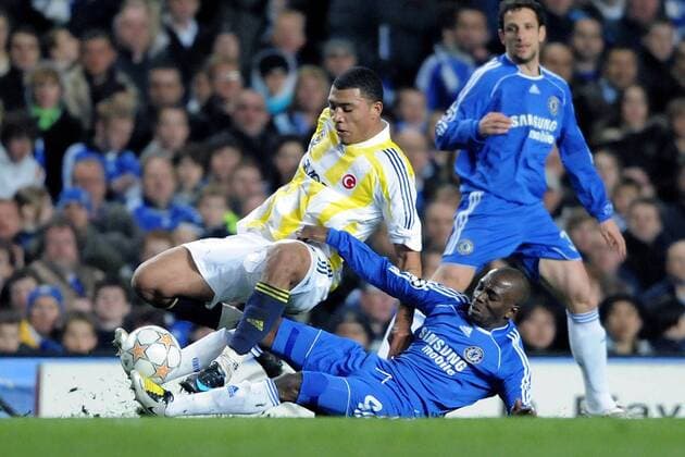 Colin Kazim Richards (Fenerbahce, o.) gegen Claude Makelele (Chelsea) Fußball EC 1 Herren Champions League 2007 2008, Chelsea FC London - Fenerbahce SK Istanbul 2:0 Gruppe London Dynamik, Kampf, Fußball EC 1 Herren Champions League 2007 2008, Chelsea FC London - Fenerbahce SK Istanbul 2:0 Gruppe London Dynamik, Kampf,