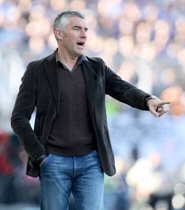 Trainer Mirko Slomka (Schalke) gibt Anweisungen Fußball 1. BL Herren Saison 2007 2008, FC Schalke 04 Einzelbild Karlsruhe Fußball 1. BL Herren Saison 2007 2008, FC Schalke 04 Einzelbild Karlsruhe