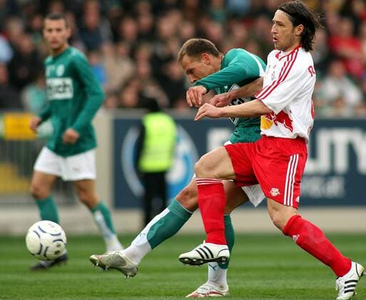 Akos Kovrig (Mattersburg, li.) gegen Niko Kovac (Salzburg) -  Fußball Herren tmobileBundesliga 2007 2008, 1. Österreichische Liga, SV Mattersburg - SV Red Bull Salzburg 3:2, RB Gruppe Mattersburg Dynamik, Fußball Herren tmobileBundesliga 2007 2008, 1. Österreichische Liga, SV Mattersburg - SV Red Bull Salzburg 3:2, RB Gruppe Mattersburg Dynamik,