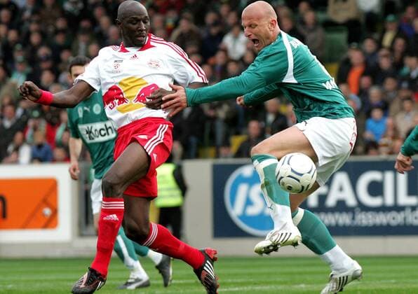 Carsten Jancker (Mattersburg, re.) gegen Ibrahim Sekagya (Salzburg) -  Fußball Herren tmobileBundesliga 2007 2008, 1. Österreichische Liga, SV Mattersburg - SV Red Bull Salzburg 3:2, RB Gruppe Mattersburg Dynamik, Fußball Herren tmobileBundesliga 2007 2008, 1. Österreichische Liga, SV Mattersburg - SV Red Bull Salzburg 3:2, RB Gruppe Mattersburg Dynamik,