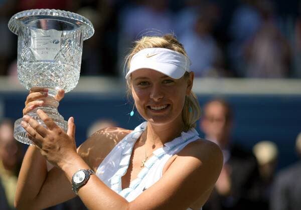 Maria Sharapova (Russland) gewinnt die Bausch and Lomb Championships 2008 und bedankt sich - (Icon27717674) Tennis Damen Bausch and Lomb Championships 2008, WTA Tour, Finale, Einzelbild Amelia Island Freude, Tennis Damen Bausch and Lomb Championships 2008, WTA Tour, Finale, Einzelbild Amelia Island Freude, EDITORIAL USE ONLY